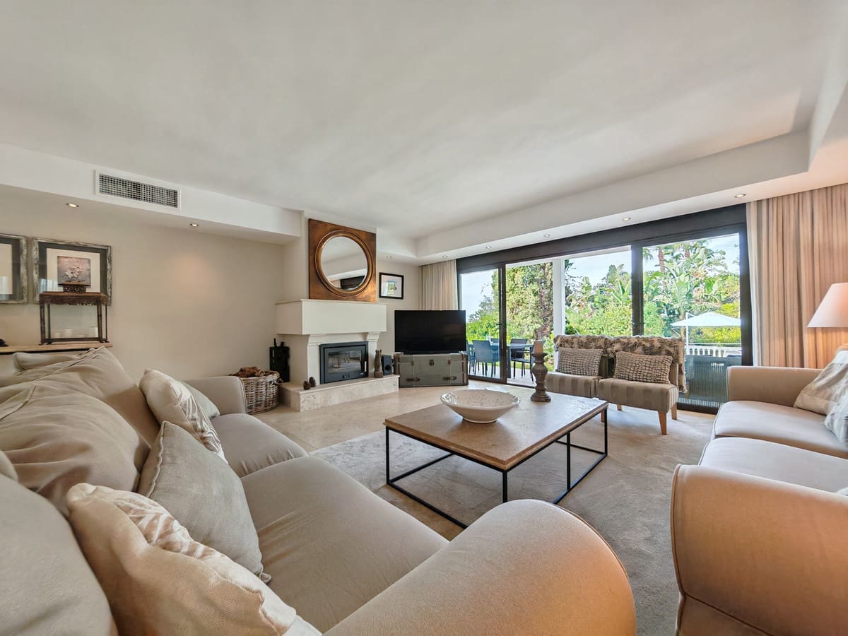 3 sovrum Villa till salu i El Chaparral med pool garage - 1 600 000 € (Ref: 10078151)