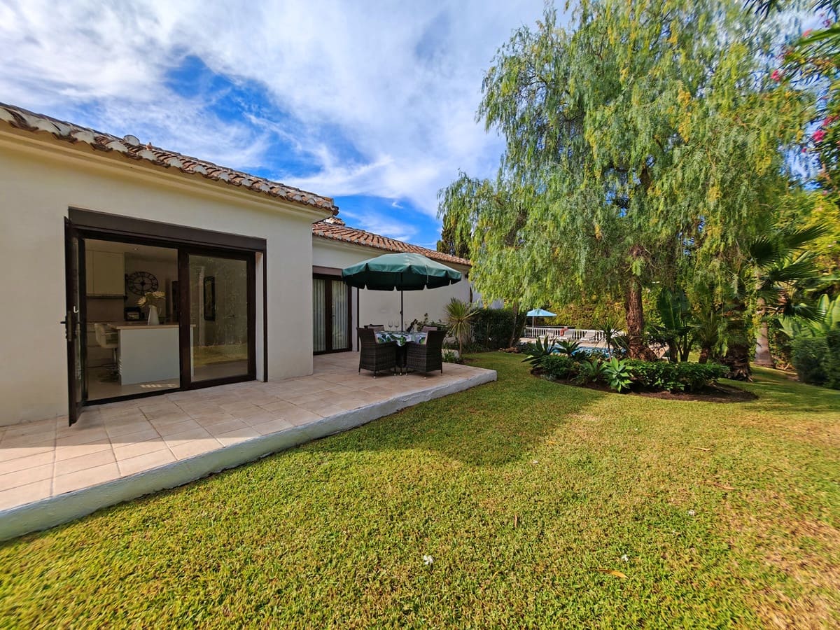 3 sovrum Villa till salu i El Chaparral med pool garage - 1 600 000 € (Ref: 10078151)