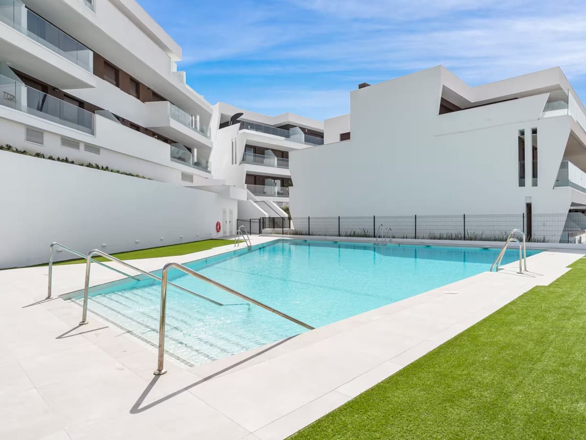 3 makuuhuone Huoneisto myytävänä paikassa Estepona mukana uima-altaan 
autotalli - 450 000 € (Ref: 10086038)