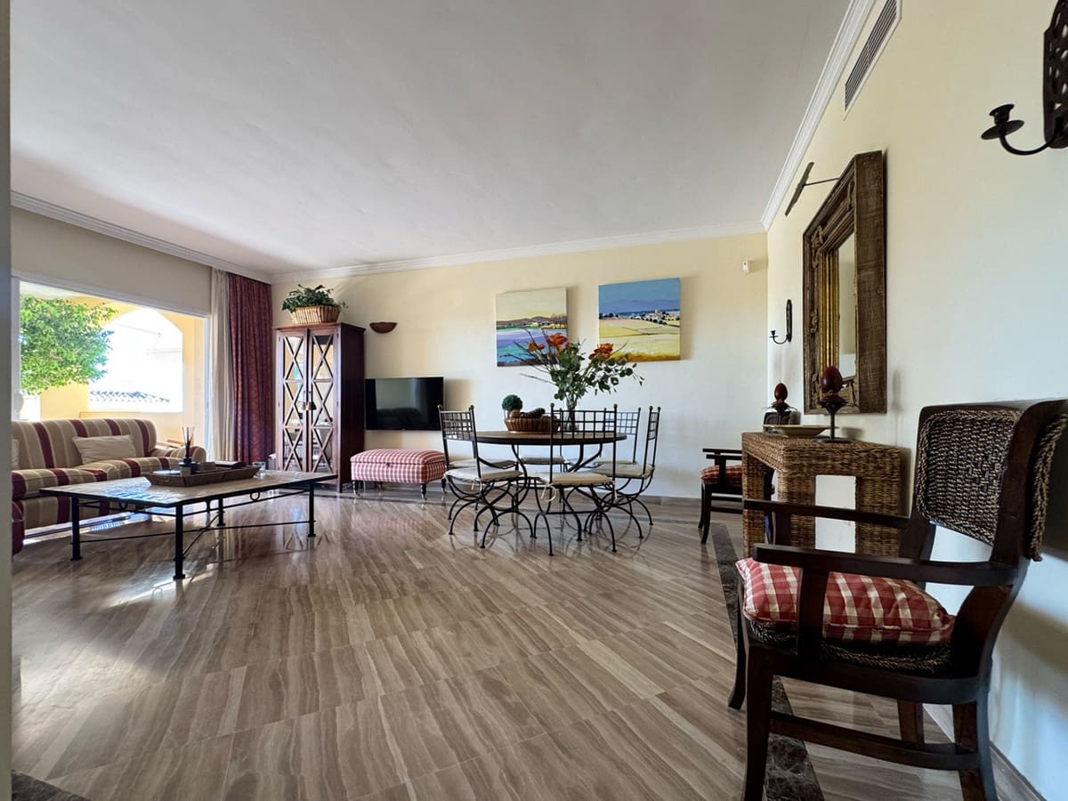 3 soverom Leilighet til salgs i Elviria med svømmebasseng garasje - € 825 000 (Ref: 10089548)