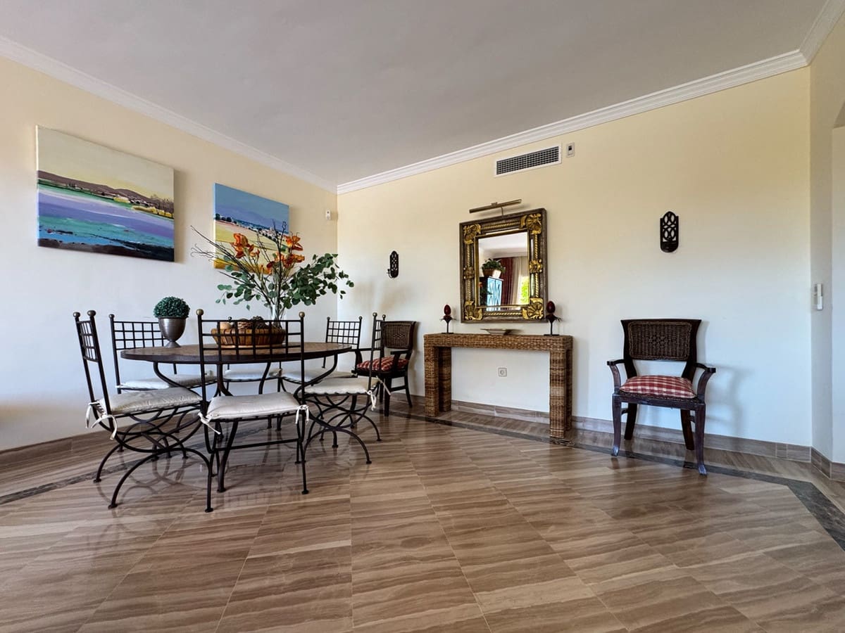 3 soverom Leilighet til salgs i Elviria med svømmebasseng garasje - € 825 000 (Ref: 10089548)
