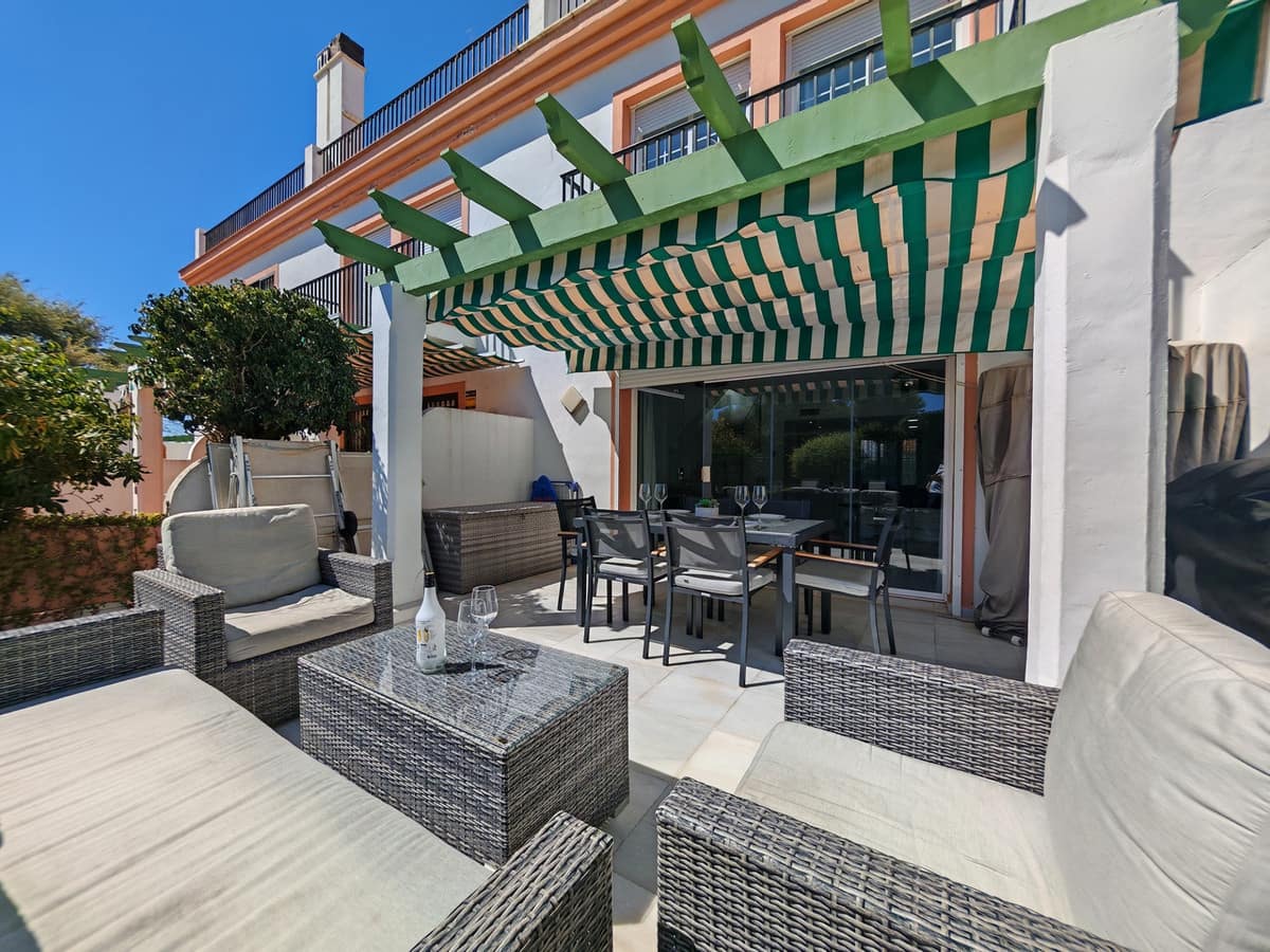 4 Zimmer Haus zu verkaufen in Cabopino mit Pool - 675.000 € (Ref: 10115666)