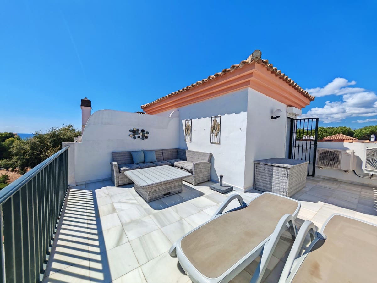 4 Zimmer Haus zu verkaufen in Cabopino mit Pool - 675.000 € (Ref: 10115666)