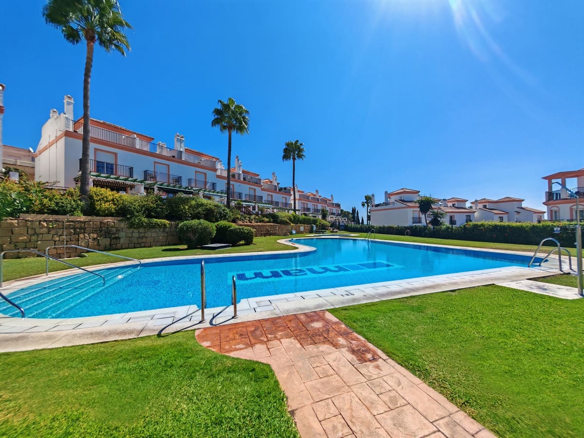 4 Zimmer Haus zu verkaufen in Cabopino mit Pool - 675.000 € (Ref: 10115666)