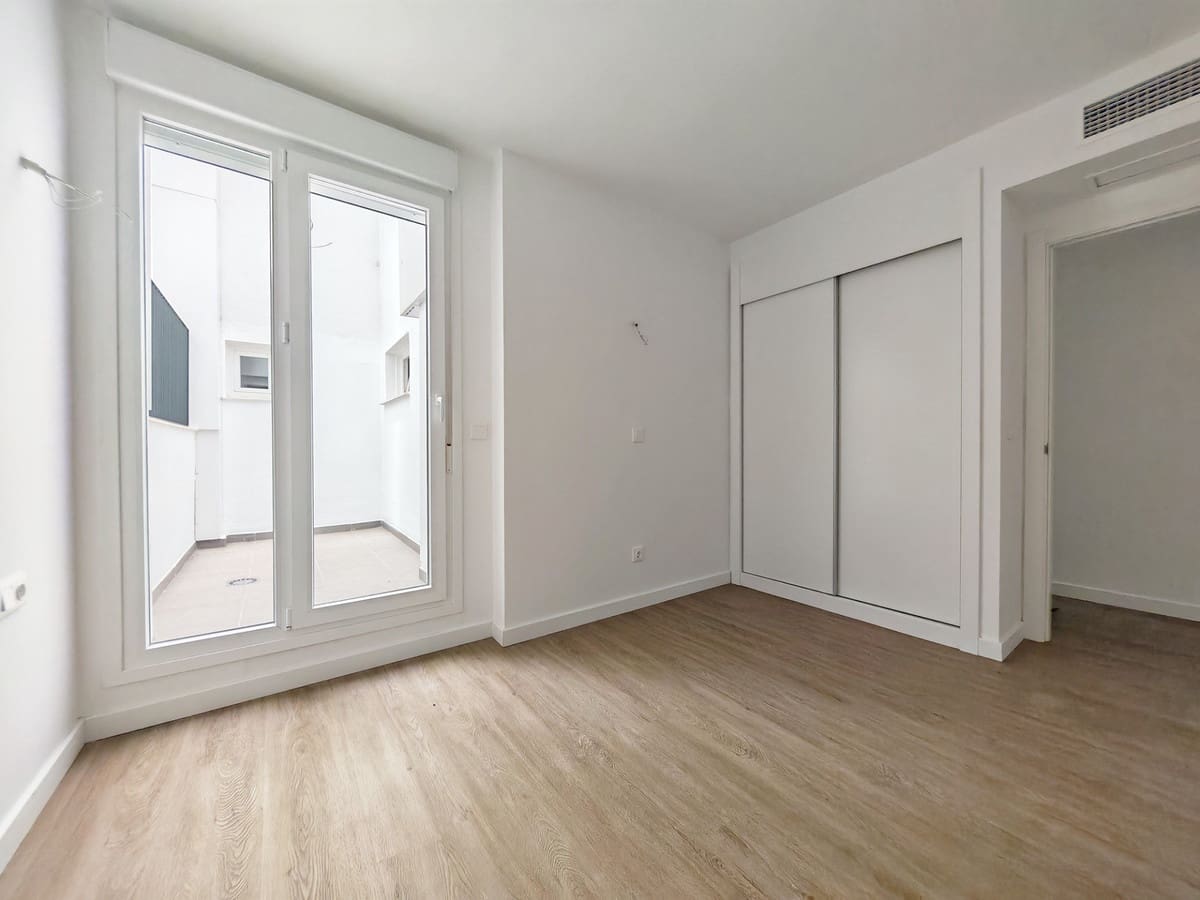 2 soverom Leilighet til salgs i Fuengirola med svømmebasseng garasje - € 440 000 (Ref: 10119935)