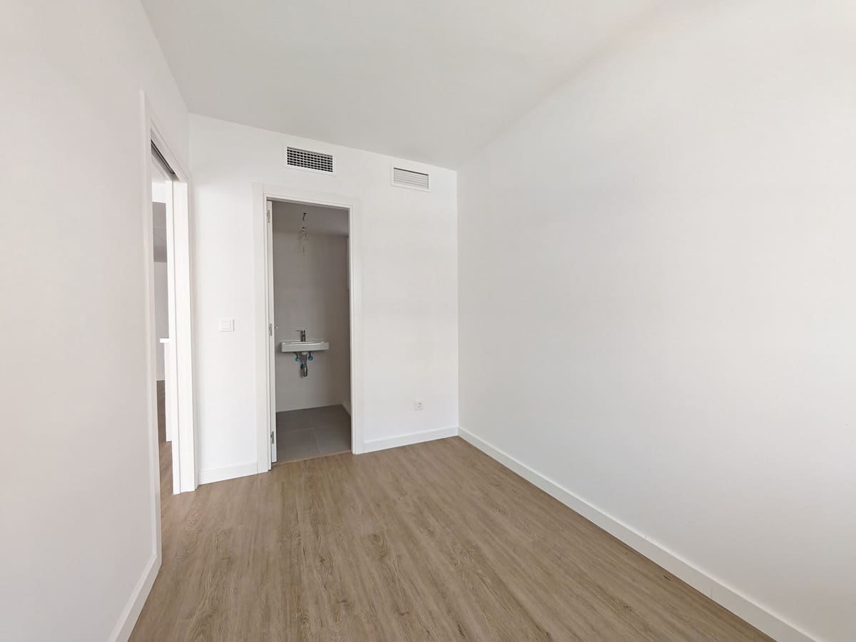 2 soverom Leilighet til salgs i Fuengirola med svømmebasseng garasje - € 440 000 (Ref: 10119935)