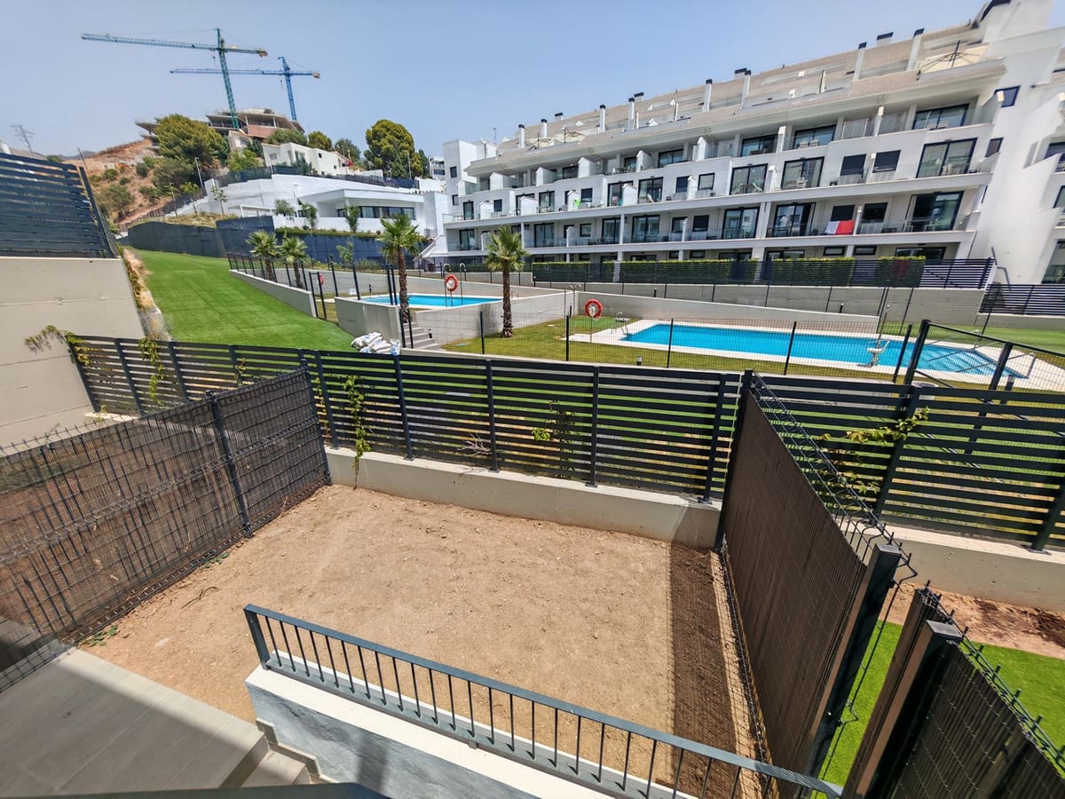 2 soverom Leilighet til salgs i Fuengirola med svømmebasseng garasje - € 440 000 (Ref: 10119935)