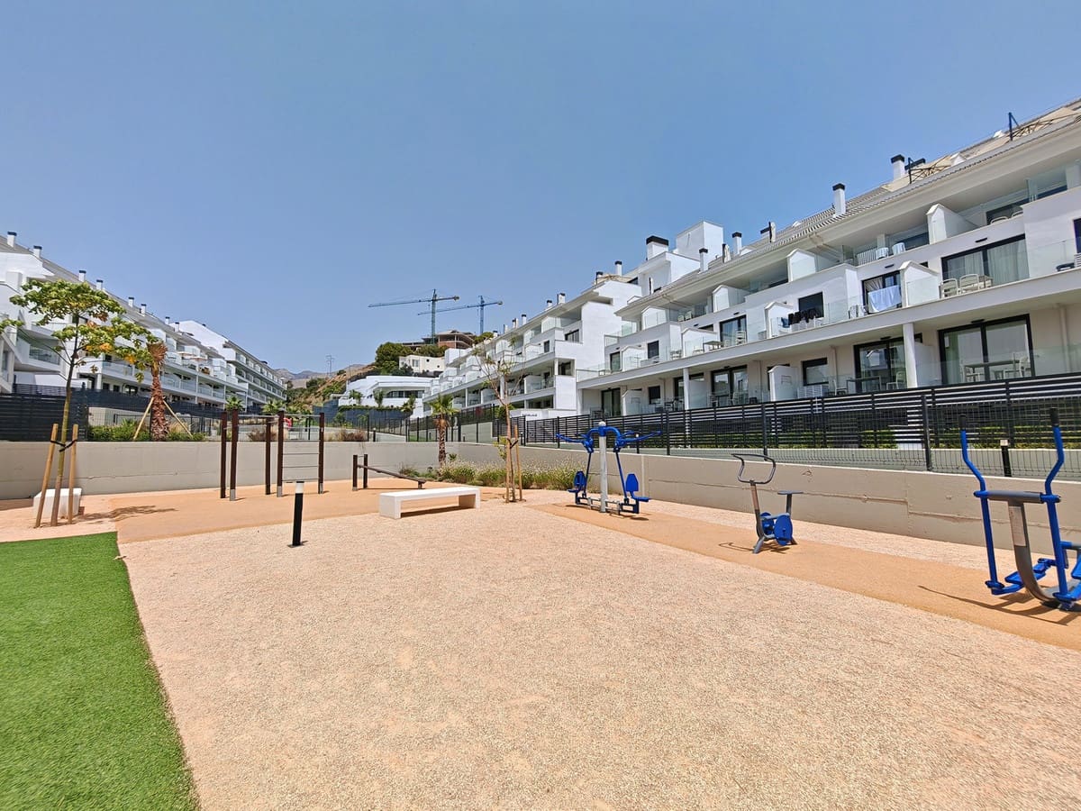 2 soverom Leilighet til salgs i Fuengirola med svømmebasseng garasje - € 440 000 (Ref: 10119935)