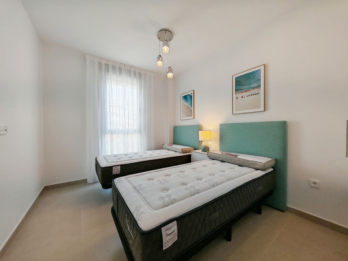 2 soveværelse Lejlighed til leje i Estepona med swimmingpool garage - € 2.900 (Ref: 10157687)