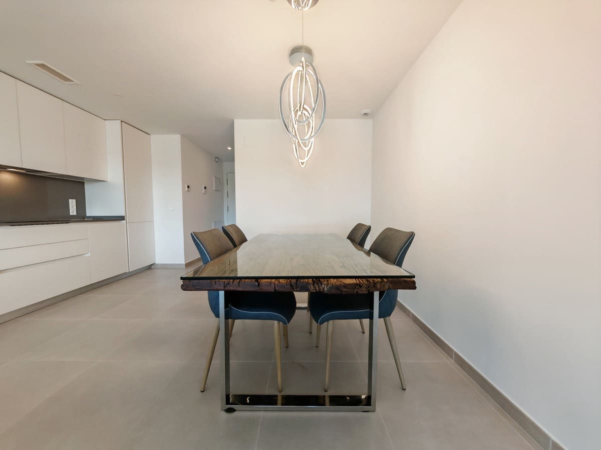 2 soveværelse Lejlighed til leje i Estepona med swimmingpool garage - € 2.900 (Ref: 10157687)