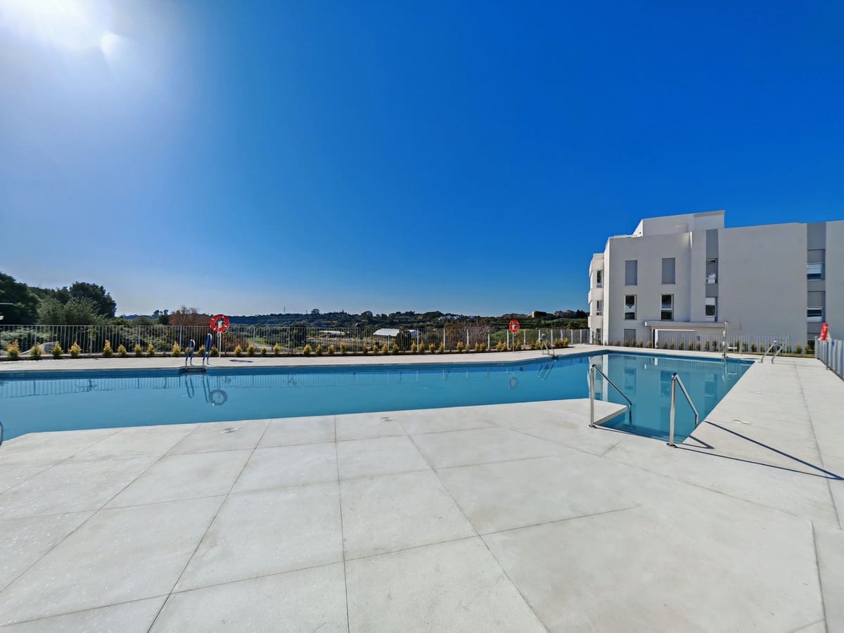 2 soveværelse Lejlighed til leje i Estepona med swimmingpool garage - € 2.900 (Ref: 10157687)