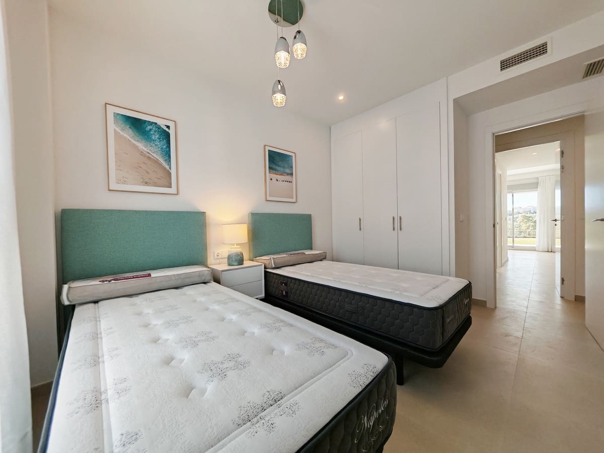 2 soveværelse Lejlighed til leje i Estepona med swimmingpool garage - € 2.900 (Ref: 10157687)