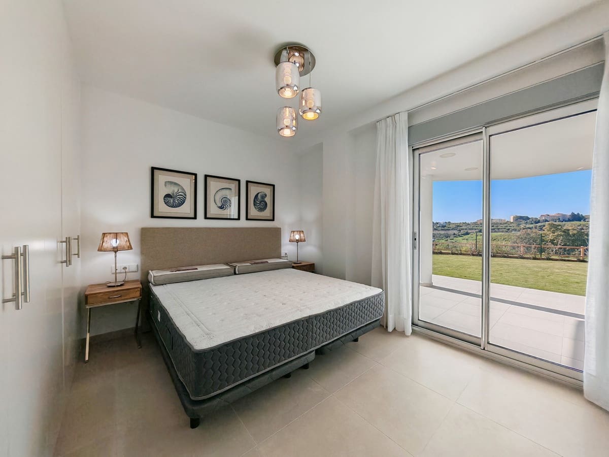 2 soveværelse Lejlighed til leje i Estepona med swimmingpool garage - € 2.900 (Ref: 10157687)