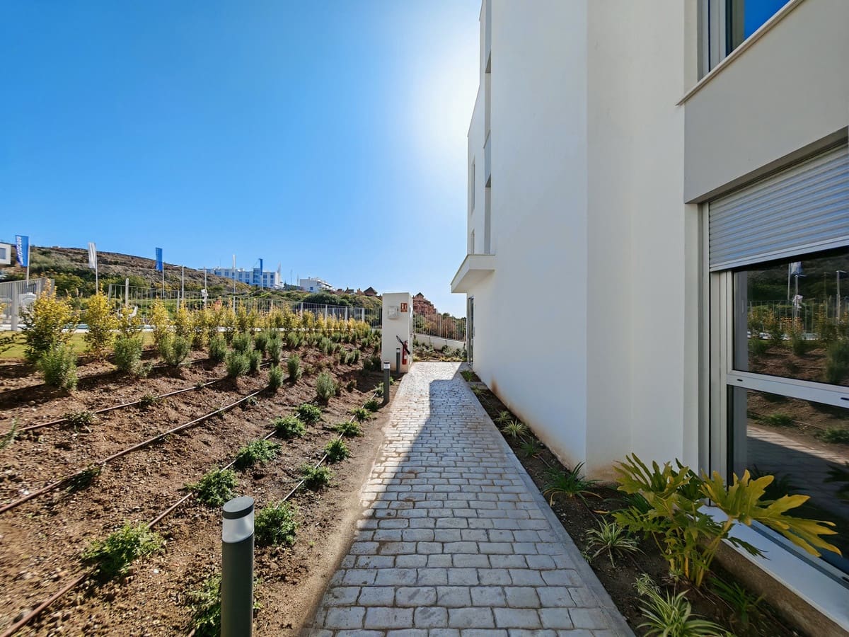 2 soveværelse Lejlighed til leje i Estepona med swimmingpool garage - € 2.900 (Ref: 10157687)