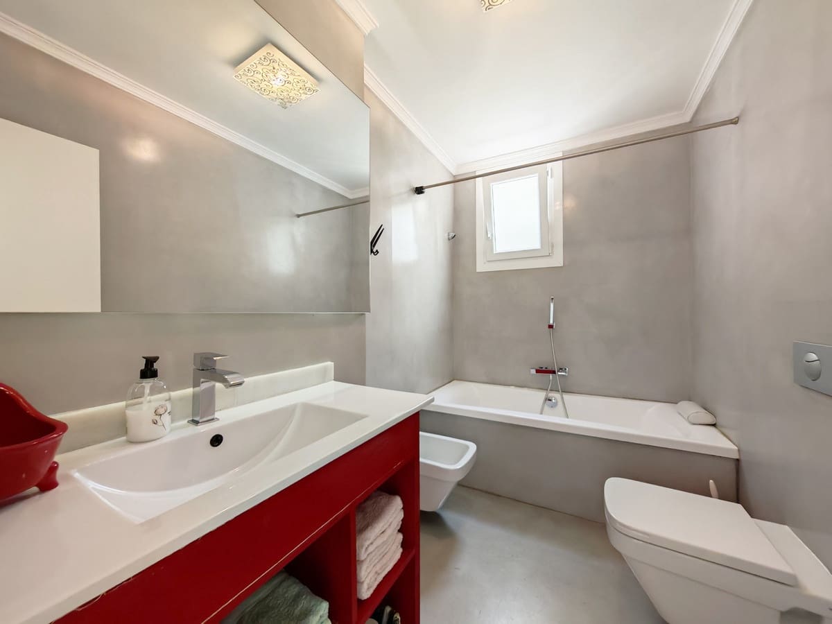 4 soverom Villa til salgs i Riviera del Sol med svømmebasseng garasje - € 1 345 000 (Ref: 10159564)