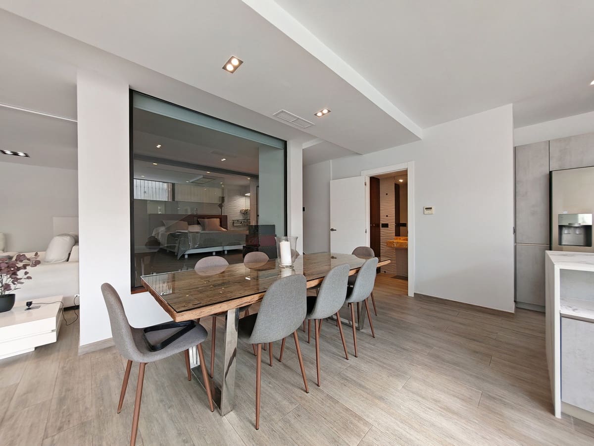 4 soverom Villa til salgs i Riviera del Sol med svømmebasseng garasje - € 1 345 000 (Ref: 10159564)