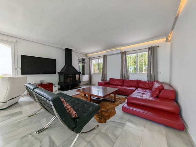 4 soverom Villa til salgs i Riviera del Sol, Mijas med svømmebasseng garasje - € 1 345 000 (Ref: 10159564)