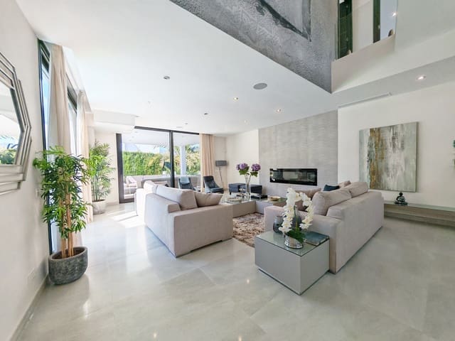 5 sovrum Villa till salu i El Rosario, Marbella med pool garage - 3 900 000 € (Ref: 10171486)
