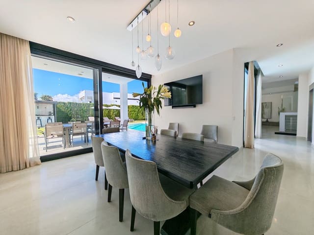 5 sovrum Villa till salu i El Rosario, Marbella med pool garage - 3 900 000 € (Ref: 10171486)