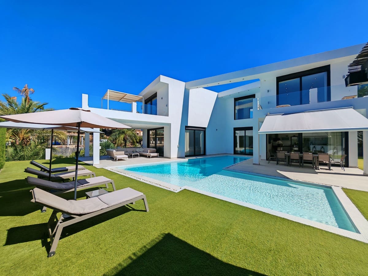 5 camera da letto Villa in vendita in El Rosario con piscina garage - 3.900.000 € (Rif: 10171486)