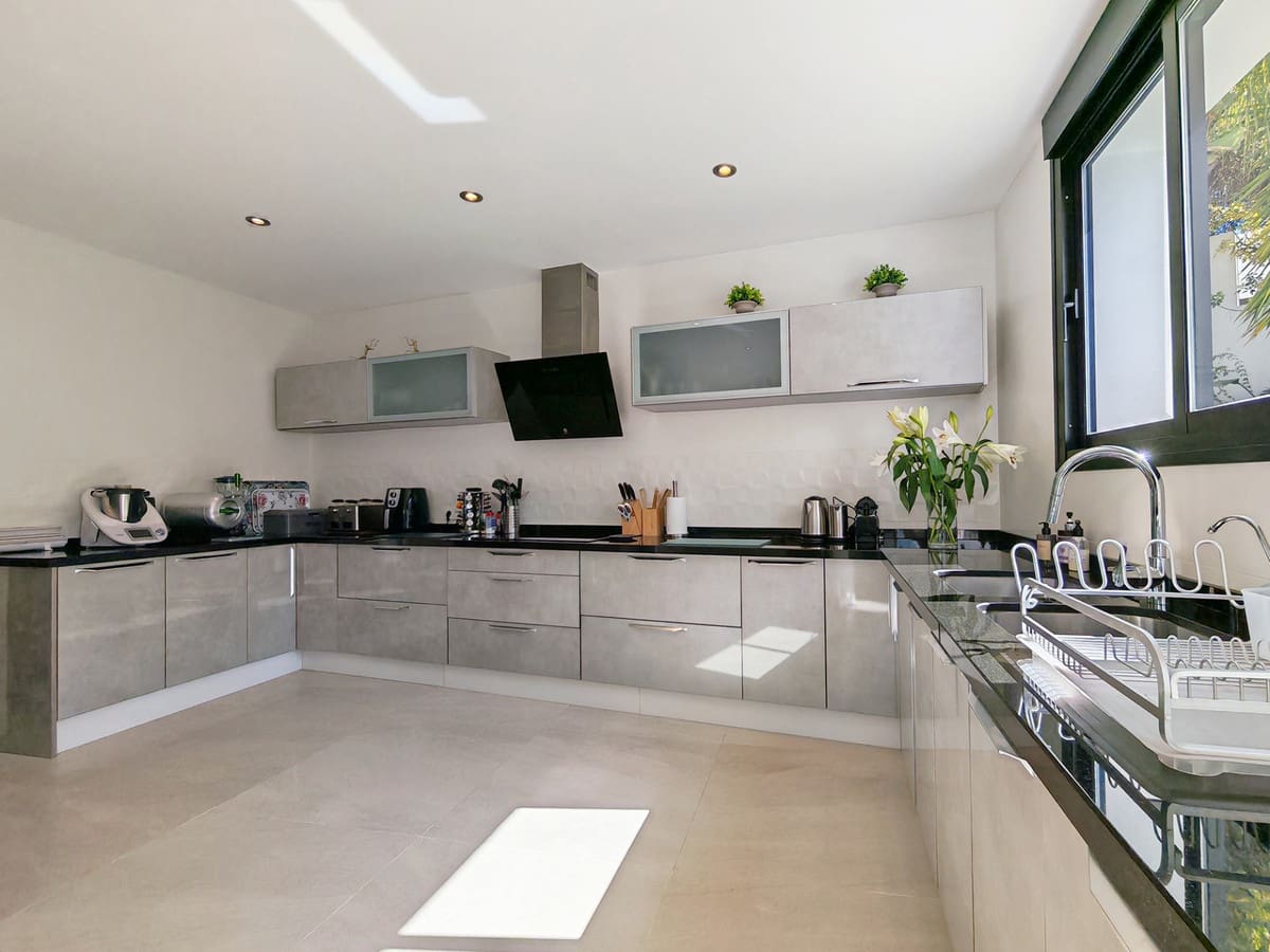 5 camera da letto Villa in vendita in El Rosario con piscina garage - 3.900.000 € (Rif: 10171486)