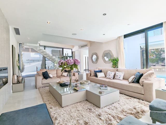 5 sovrum Villa till salu i El Rosario, Marbella med pool garage - 3 900 000 € (Ref: 10171486)