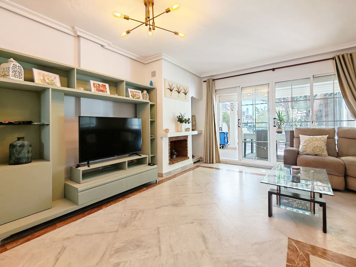 Casa de 3 habitaciones en Cabopino en venta con piscina garaje - 595.000 € (Ref: 10177092)