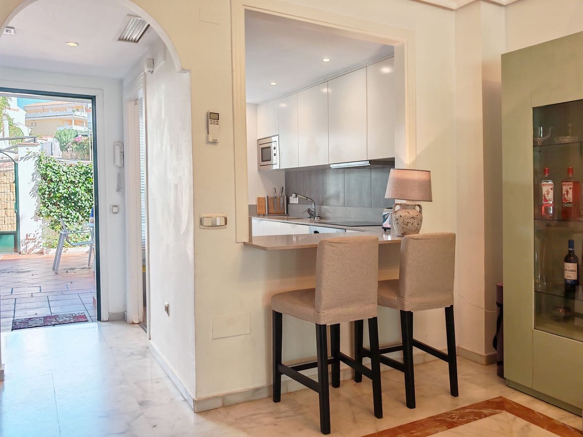 Casa de 3 habitaciones en Cabopino en venta con piscina garaje - 595.000 € (Ref: 10177092)