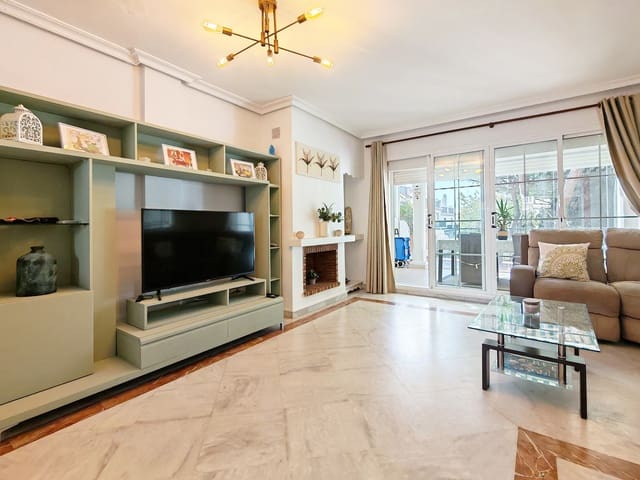 Casa de 3 habitaciones en Cabopino, Marbella en venta con piscina garaje - 595.000 € (Ref: 10177092)