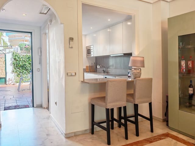 Casa de 3 habitaciones en Cabopino, Marbella en venta con piscina garaje - 595.000 € (Ref: 10177092)