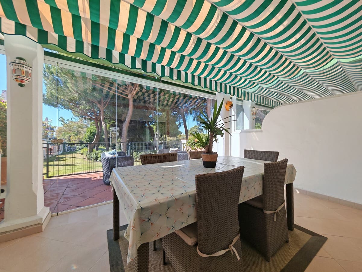 Casa de 3 habitaciones en Cabopino en venta con piscina garaje - 595.000 € (Ref: 10177092)