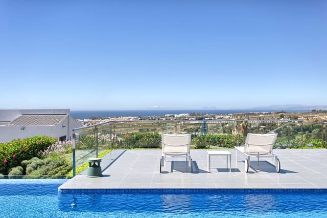 5 bedroom Villa for sale in Benahavís with pool garage - € 4,450,000 (Ref: 3096340)