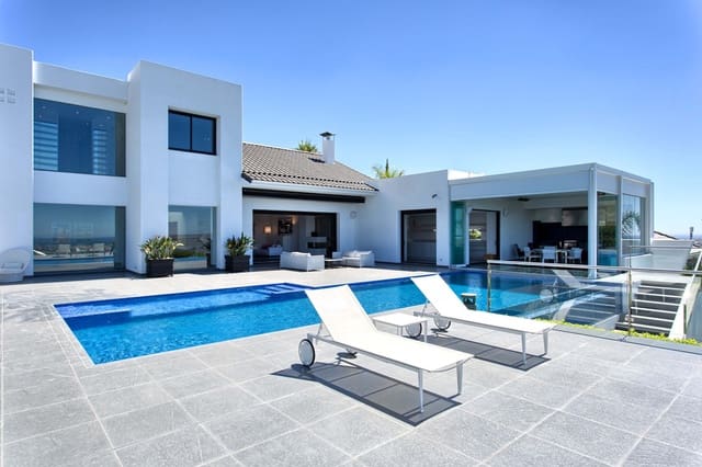 5 bedroom Villa for sale in Benahavís with pool garage - € 4,450,000 (Ref: 3096340)