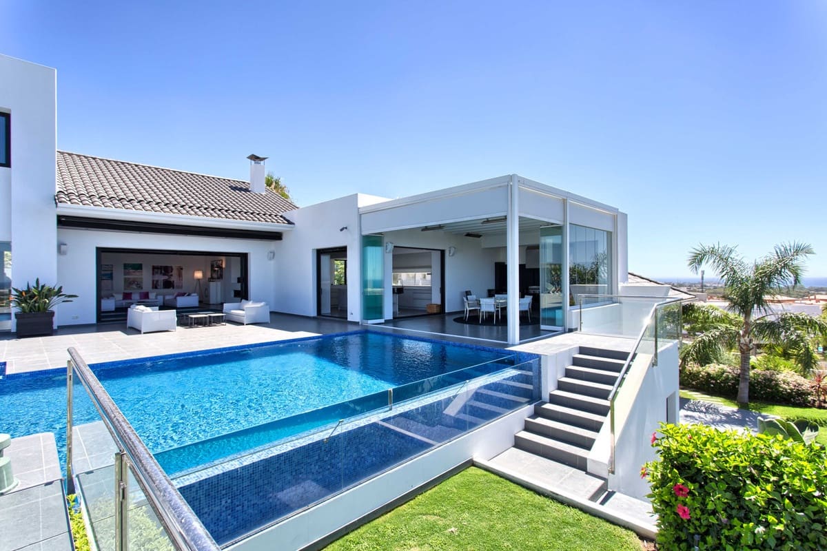 5 bedroom Villa for sale in Benahavis with pool garage - € 4,450,000 (Ref: 3096340)