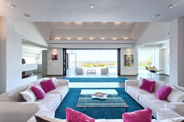 5 bedroom Villa for sale in Benahavís with pool garage - € 4,450,000 (Ref: 3096340)