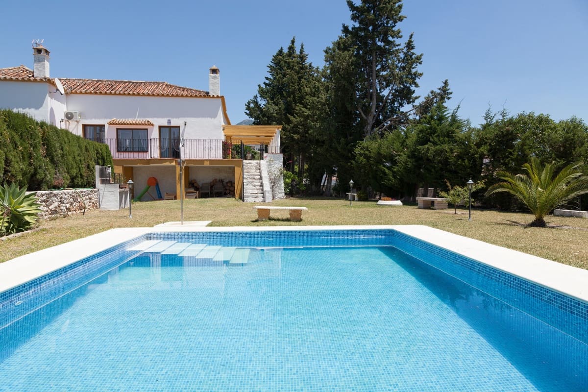 5 bedroom Villa for sale in Mijas with pool garage - € 1,380,000 (Ref: 4627767)