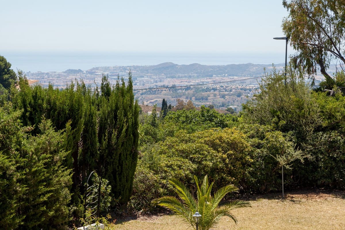 5 bedroom Villa for sale in Mijas with pool garage - € 1,380,000 (Ref: 4627767)