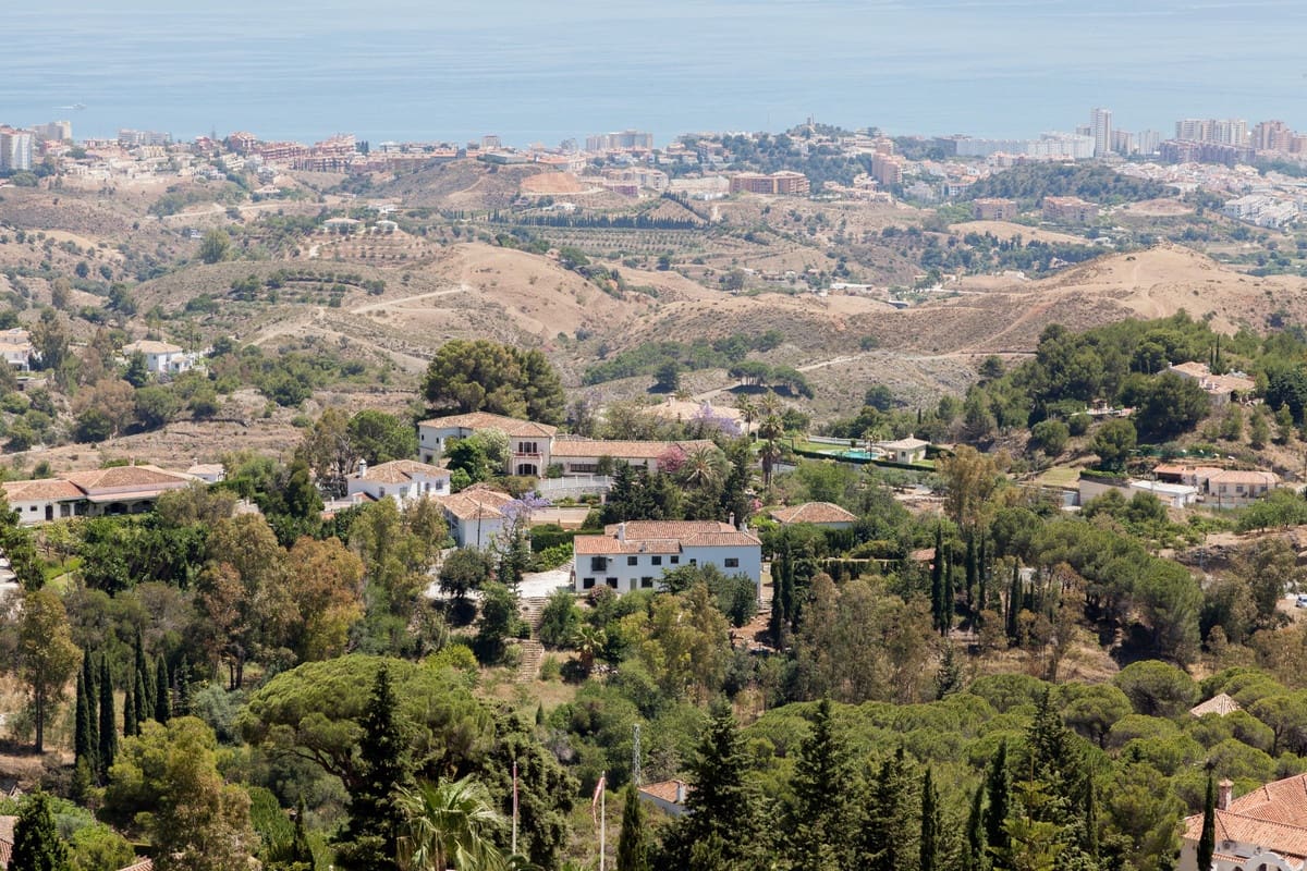 5 bedroom Villa for sale in Mijas with pool garage - € 1,380,000 (Ref: 4627767)