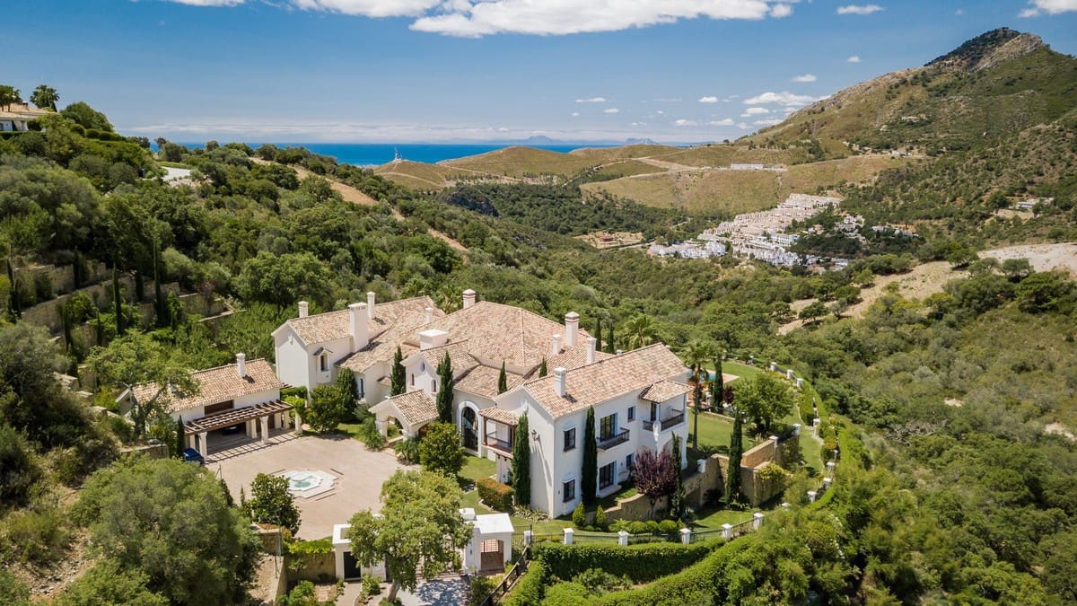 10 soverom Villa til salgs i La Zagaleta med svømmebasseng garasje - € 11 800 000 (Ref: 4642758)