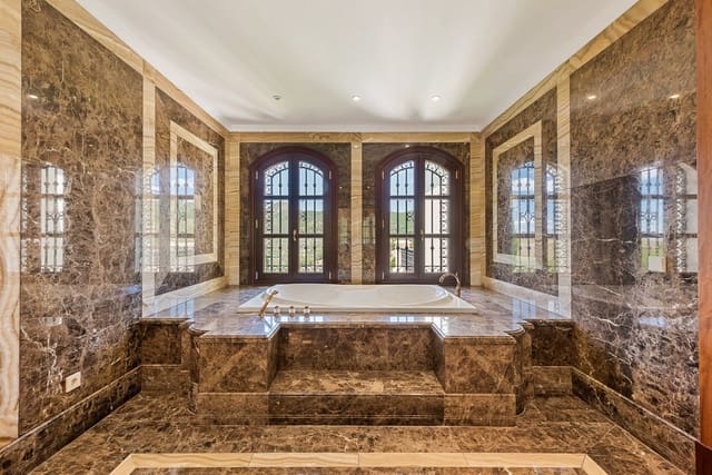 10 chambre Villa/Maison à vendre à La Zagaleta, Benahavís avec piscine garage - 11 800 000 € (Ref: 4642758)