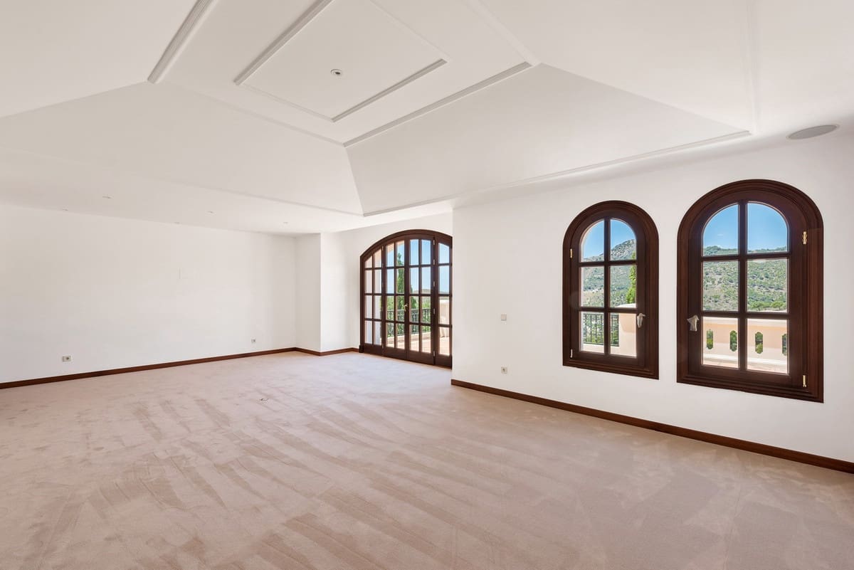 10 soverom Villa til salgs i La Zagaleta med svømmebasseng garasje - € 11 800 000 (Ref: 4642758)
