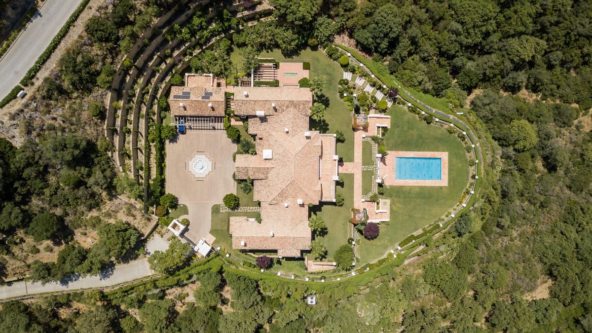 10 soverom Villa til salgs i La Zagaleta med svømmebasseng garasje - € 11 800 000 (Ref: 4642758)