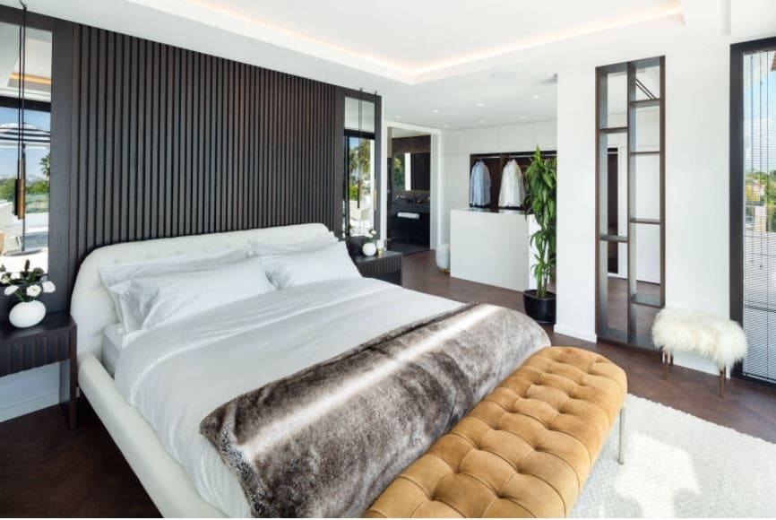 5 slaapkamer Villa te koop in Nueva Andalucia met zwembad - € 3.995.000 (Ref: 4954929)