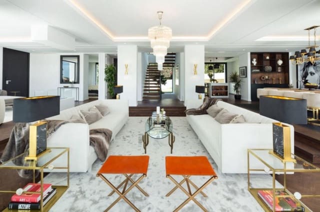 5 bedroom Villa for sale in Nueva Andalucia, Marbella with pool - € 3,995,000 (Ref: 4954929)