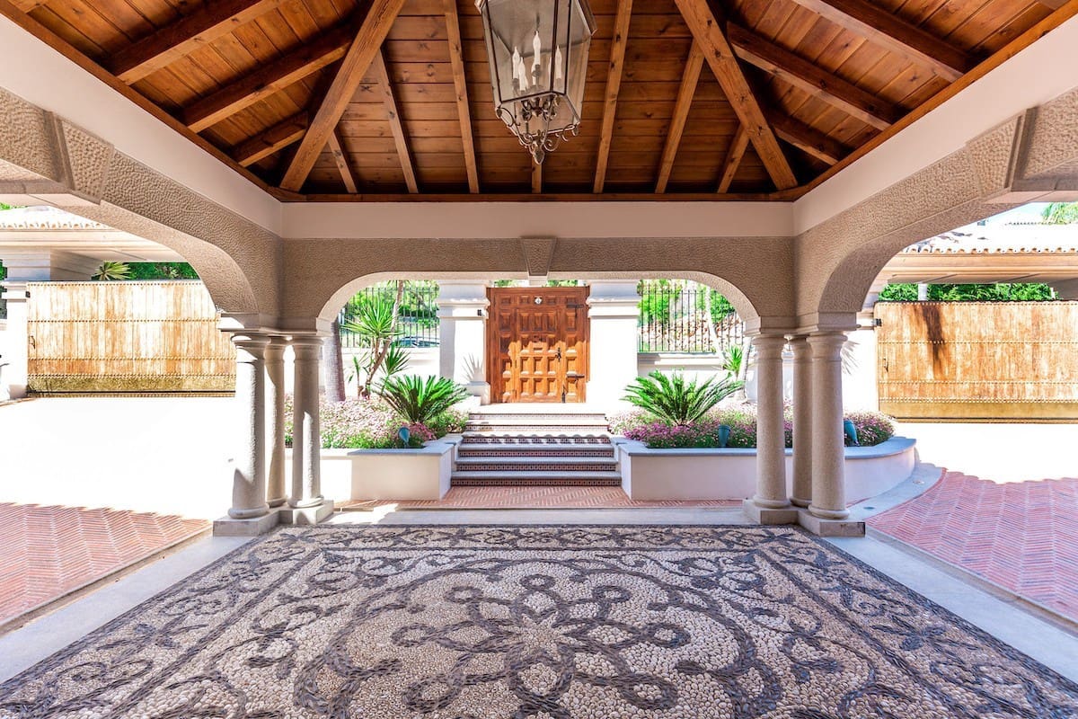 8 Zimmer Villa zu verkaufen in Marbella mit Pool Garage - 5.495.000 € (Ref: 5179794)