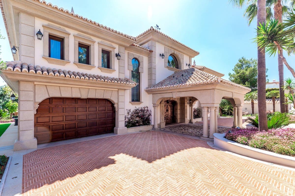 8 Zimmer Villa zu verkaufen in Marbella mit Pool Garage - 5.495.000 € (Ref: 5179794)