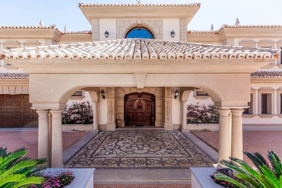 8 Zimmer Villa zu verkaufen in Marbella mit Pool Garage - 5.495.000 € (Ref: 5179794)