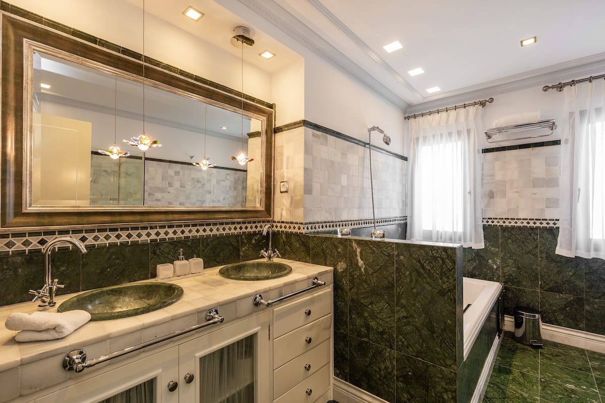 Chalet de 8 habitaciones en Marbella en venta con piscina garaje - 5.495.000 € (Ref: 5179794)