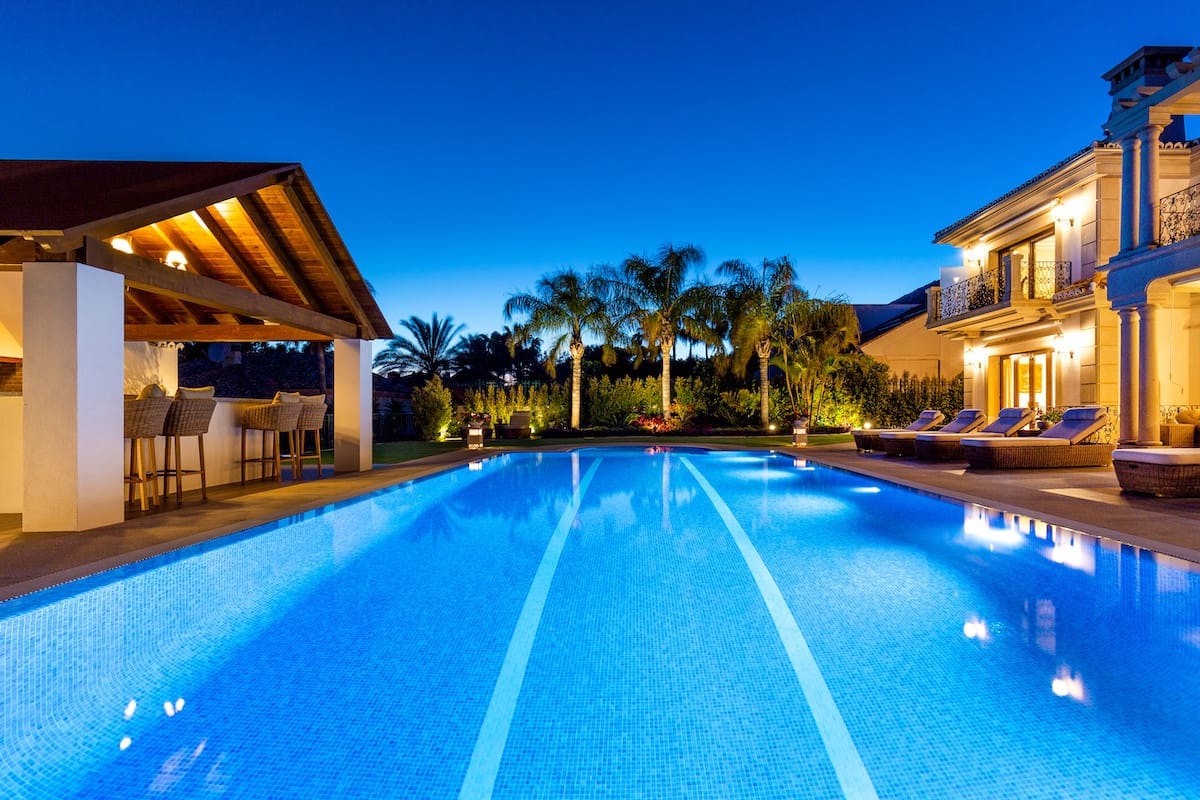 Chalet de 8 habitaciones en Marbella en venta con piscina garaje - 5.495.000 € (Ref: 5179794)