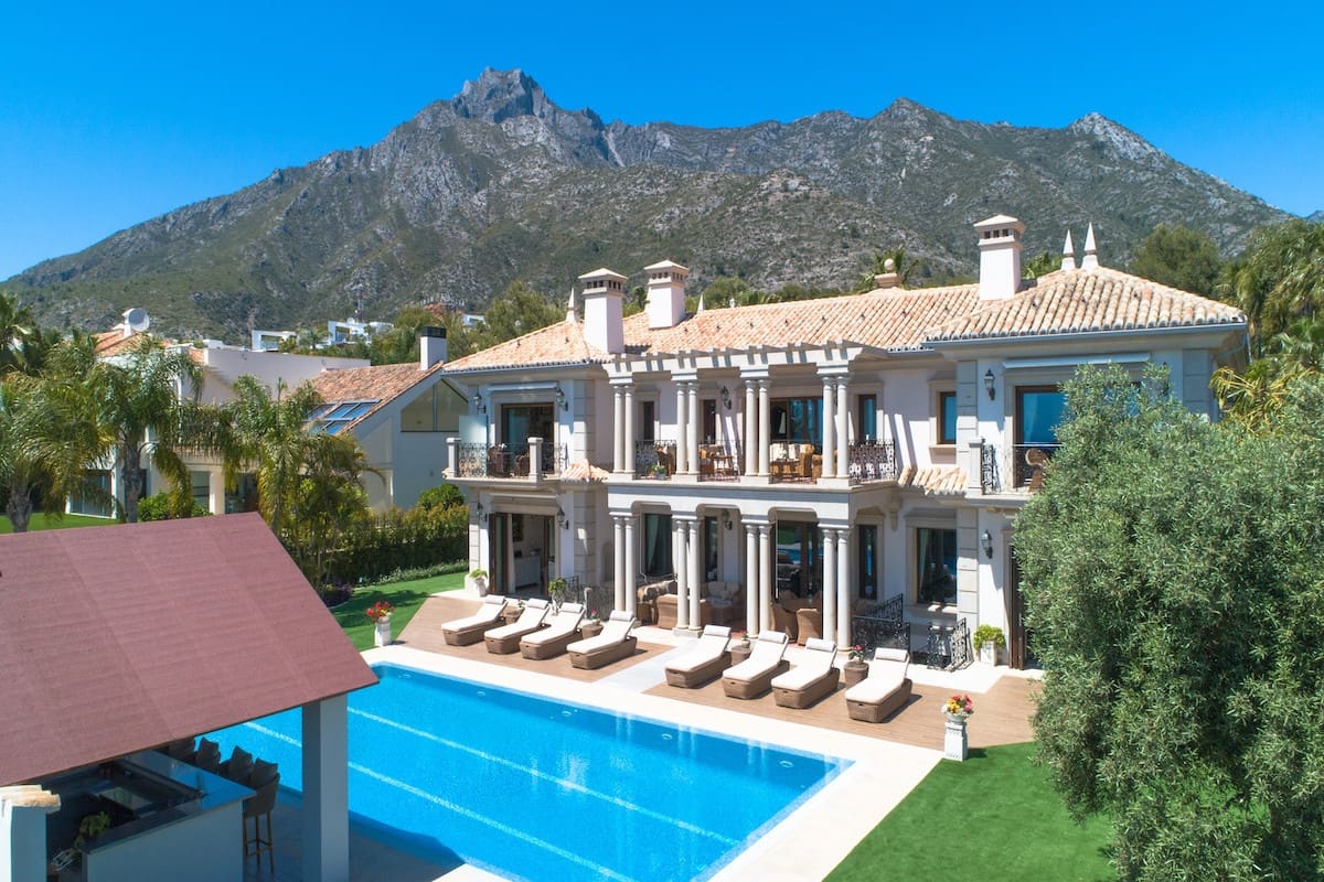Chalet de 8 habitaciones en Marbella en venta con piscina garaje - 5.495.000 € (Ref: 5179794)